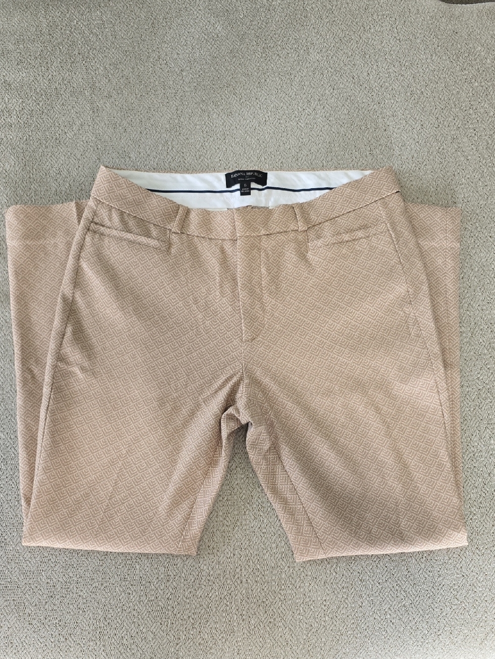 Banana Republic Factory Tan & White Sloan Curvy Fit Ankle Dress Pants - Size 6